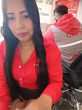 Mara_23x - Naked + masturbating in the office 😈👀