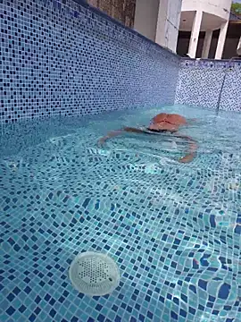 Yesica_Mcfly - FUCK pussy😻IN THE POOL💦 ALL NAKED 🥵