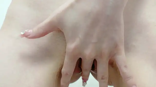 Yuinachan_v - ゴールでスカートぽいっ♡