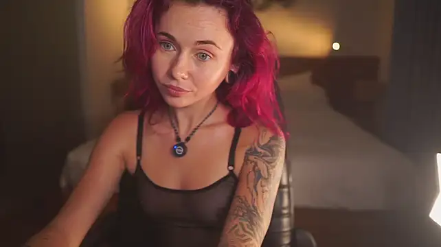 Sarah_Pink - Squeze booty