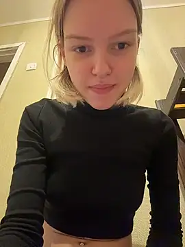 AshleyMur - play with nipple piercings