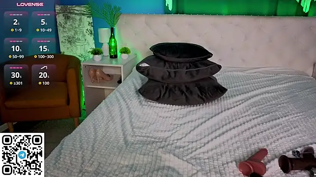 Anna_Coolidge - oil boobs