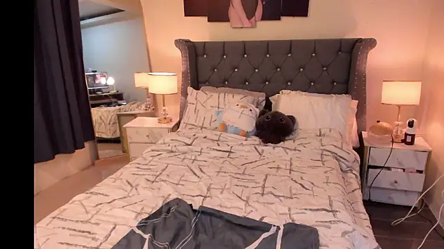 Mysteriouscat25 - stripdance finger pussy 5 min
