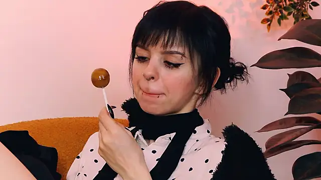 TwiggyStar - TAPE MY MOUTH SHUT