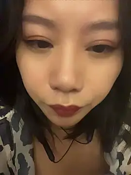 Eliza-E - 全裸5分钟