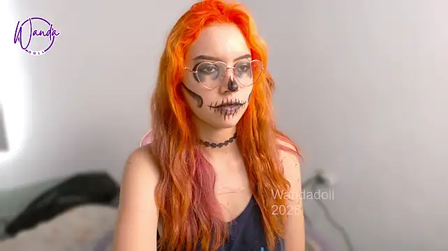 WandaDoll - Show open asshole + 5spank