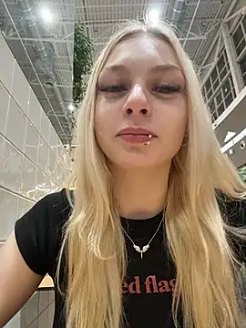 AngelinaTous - I'll show my ass + spank 5 times🍑