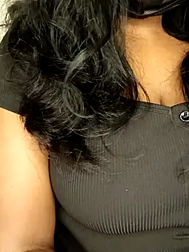 Mallu_karthika - Oil my boobies
