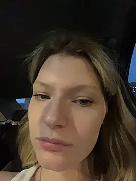 MaryHiggins - Naked sucking a dildo in a car