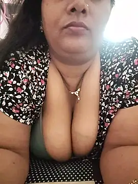 Hot_Aunty_44 - Boobs