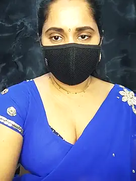 Doly_thebubbly - Boobs oil massage in public..