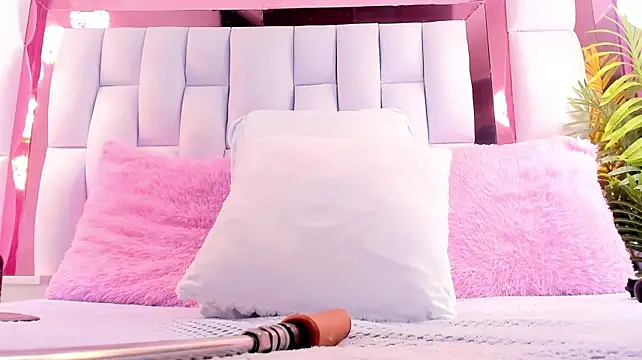 RileySweett - Control Toys x 1 min