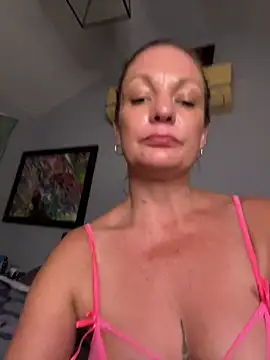 Nikki1133 - Toy play