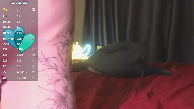 Alicekek - SQUIRT ON PUBLIC