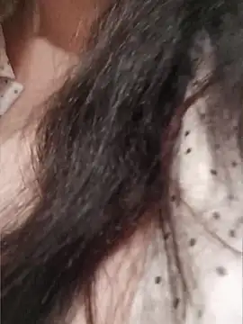 Sassy_Pants - show boobs in crowded🍔 KING