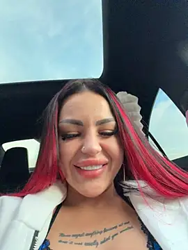 NaomyFlame - 👌 in the car