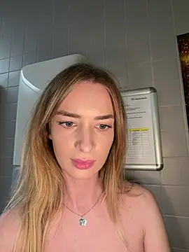 EvieEvans - LAST TIP GETS 3 PORNS WITH 50 STRANGERS