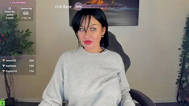 Sara_Devills - bra out of hand