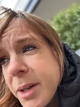 SexyMilf_1987 - Pussy Fingern am bhf