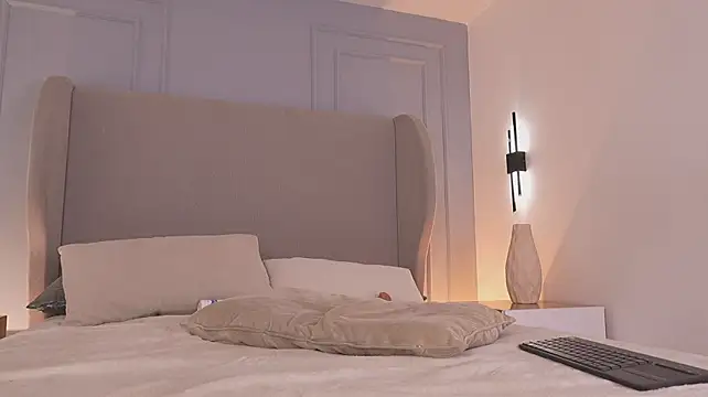 Chloe_d - Pussy fingering in doggy 😋