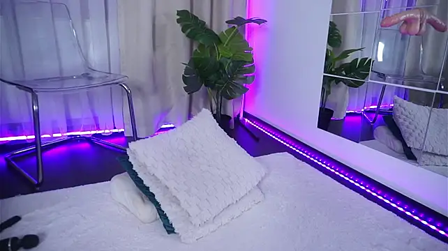 _xhotbaby - slide some fingers in this pussy