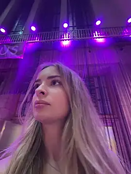 EvieEvans - LAST TIP GETS 3 PORNS WITH 50 STRANGERS