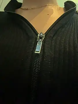 KatyVibes - pull on the nipples