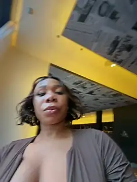 Belle___ - Hot Squirt by public walkway