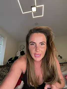 SweetSiennax - 1st night using my nipple clamps/gemini!