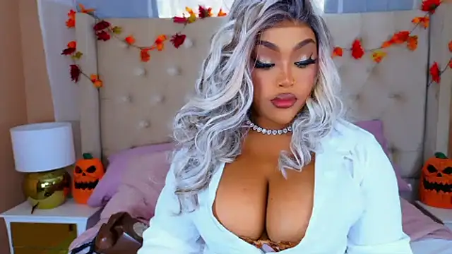 TiannahGlow - Nude and Naughty🍑