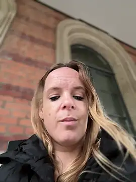 SexyMilf_1987 - Pussy Fingern am bhf