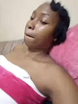 Nasty_boo_boo - spoil the queen