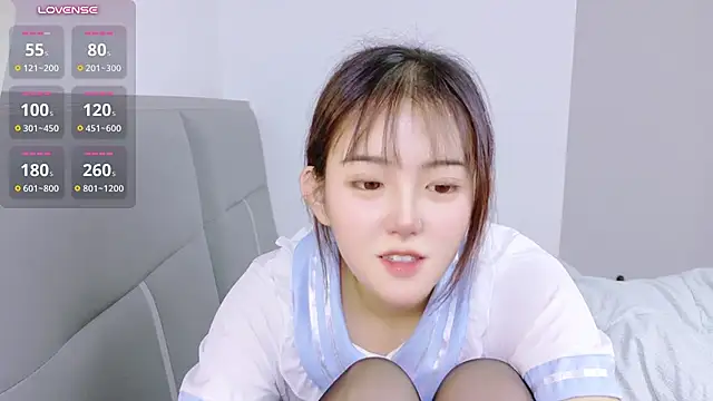UU-uuu - V腿 比奶心