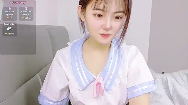 UU-uuu - V腿 比奶心