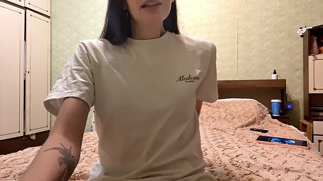 AnamariaHourani - Squeeze my nipples