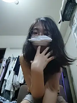 Sakusakupanda1217 - 上の服ぬぎぬぎ