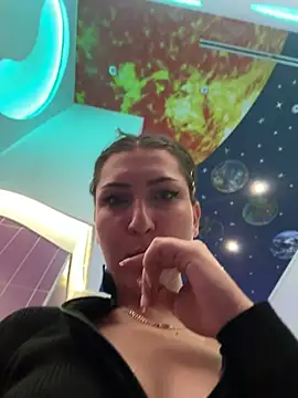 KatyVibes - pull on the nipples