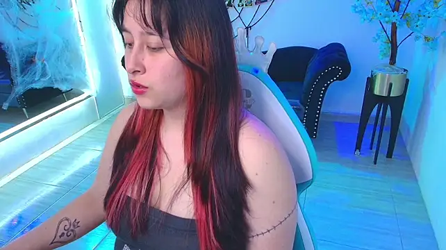 Tarly_matches - sucking the dildo for 6 min 🍆💦