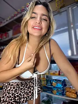 Sammyqueenx21 - let stranger touch boobs
