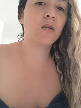 Mooncurves - Tie my tits up + cover them in saliva 🤤