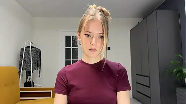 MeliMurrr - squeeze my boobies