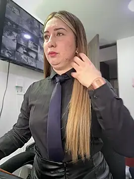 Suzy-111 - 🍆RIDE DILDO on the DESK🙈
