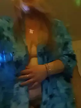 BettyandGold - Fuck my pillow