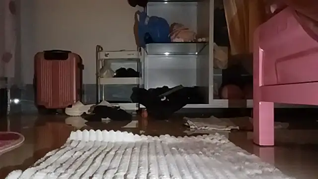 Soin18 - Make me happy and i will cum for u