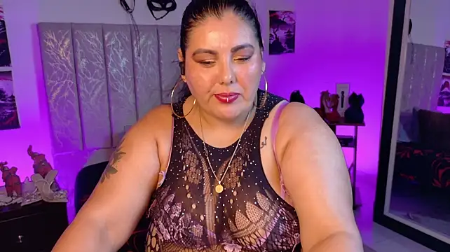 Isabell_Luxxx - show anal deep and oil in my ass