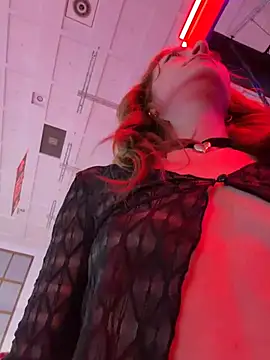 SirenaBelle - Fuck my Pussy in Front of 100 strangers