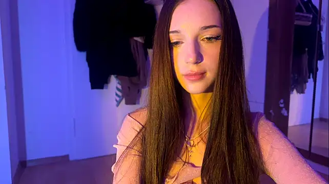 AntoninaErtle - Slide straps down