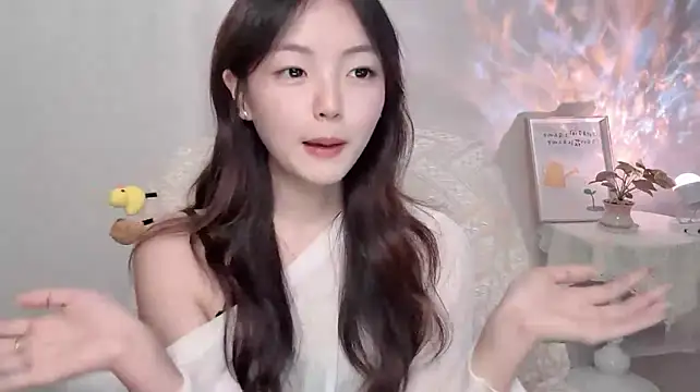 Wenwen8888 - 最近手头有点紧 可以借你的手牵牵嘛