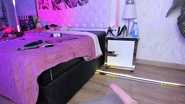 Effy_Kessler - naked + oil + control my toy for 10min💦