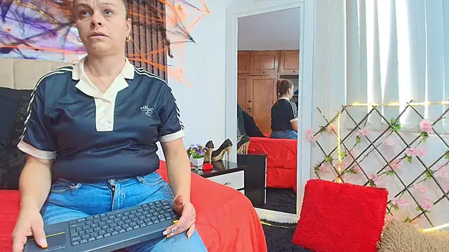 Cristalwalker__ - off panties +3 finger pussy